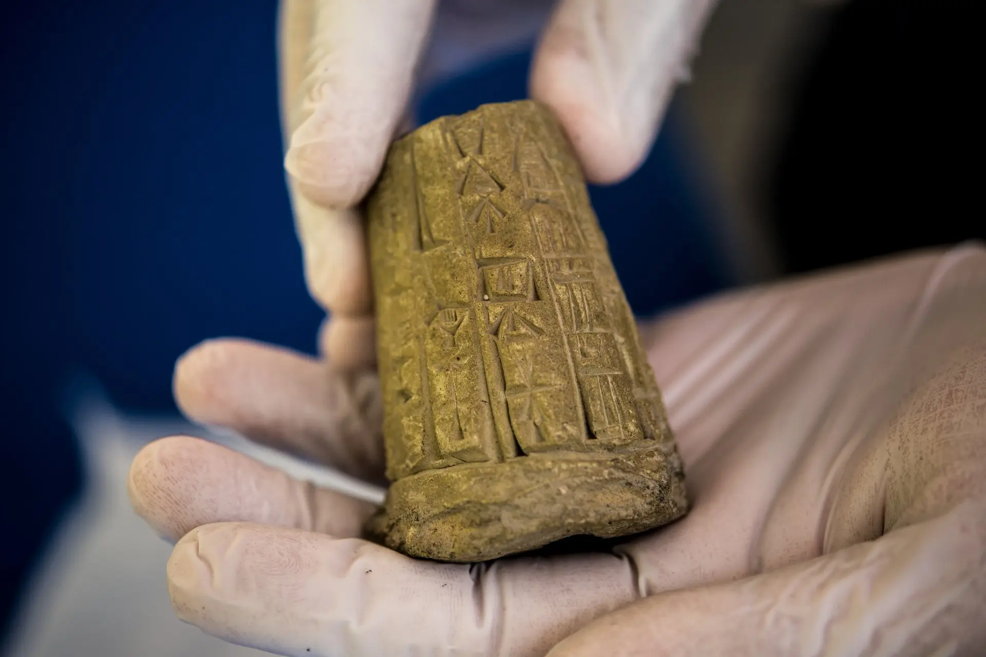 The Museum of Looted Antiquities: A Digital Window into the Black Market